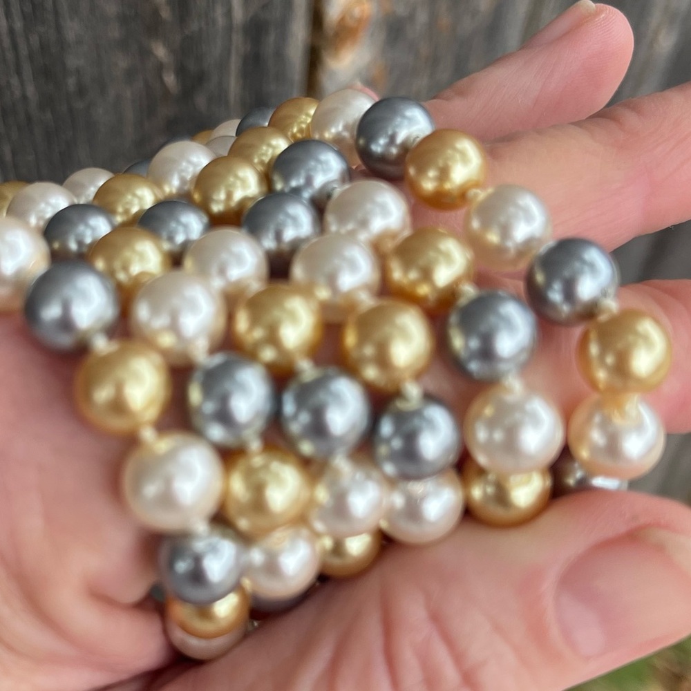 Triple strand vintage Pearls - Picture 4 of 7